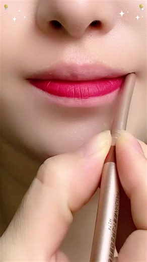 Perfect Everyday Lips: Essential Makeup Tips