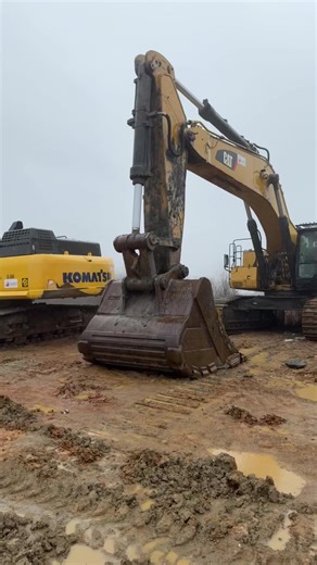C18 Engine Removal Process on a Cat 390F Excavator