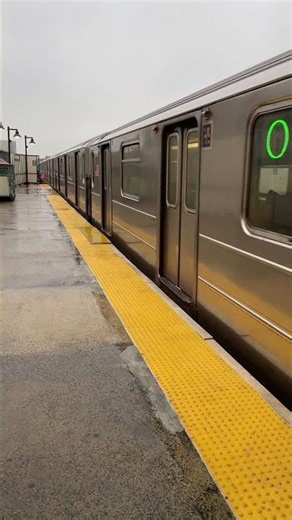 R62A (6) train Arrived at Elder Avenue