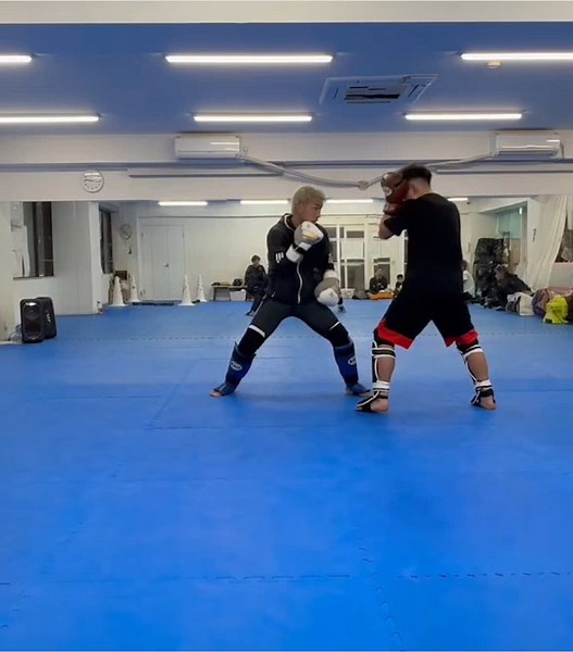 早く右で思いっきり殴りてえ🤨 #岩郷泰成 #RISE #格闘家 #格闘技 #キックボクシング #スパーリング #yzerr