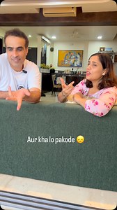 504K views · 25K reactions | Mausam pakode aur BIWI #weather #rain #mumbairain #husbandwife #girlfriend #change #pakode #snacks #oneshot #instareel #comedyclub | Dheeraj Sarna | Facebook