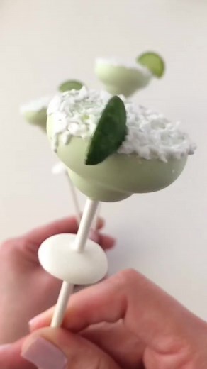 Perfectly Shaped Margarita Cake Pops with My Little Cakepop Mold
