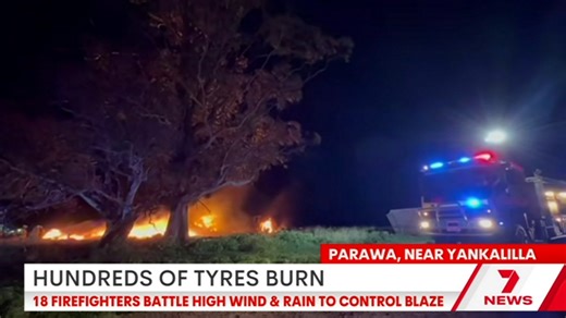 More than a dozen volunteer firefighters spent their Father’s Day battling a massive blaze on a property at Parawa, near Yankalilla. Download the 7NEWS app: https://7news.link/7NEWSapp #Parawa #7NEWS | 7NEWS Adelaide