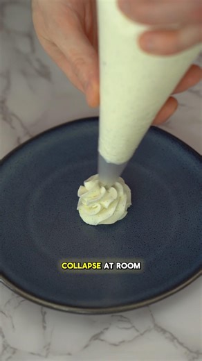 Stable Chantilly (Vanilla whipped cream) #chefromainavril