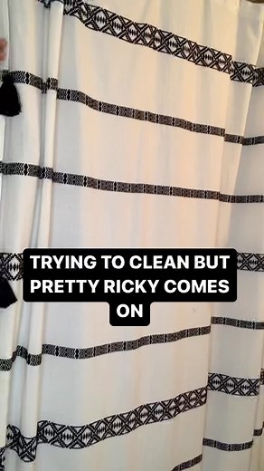 42K views · 79 reactions | “ON THE SRUB-LINE”識 藍 That throwback playlist will have you cleaning the whole neighborhood. Which is your fav Pretty Ricky song?#comedydance #dance #cleaningmotivation #clean #dancingreels #nostalgia #millennials | Deangelo Byrd | Facebook