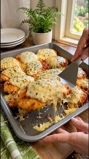 🧀 Garlic Parmesan Chicken Bake | Crispy Cheesy Comfort Food Dinner Recipe 🔥