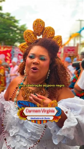 Na 7ª edição do Ubuntu, 28 afoxés tomaram as ruas celebrando a ancestralidade negra com fé e festa na tradicional lavagem da Avenida Rio Branco, com as águas de Oxalá. 🌿 O rito é para abrir caminhos, pedir boas energias e proteção para os dias de folia. É como nossa homenageada @carmemvirginia disse: vai ser o melhor carnaval de todos os tempos. Tás pronto? Axé e evoé! ✨ 🎥: Olívia Leite/PCR #PraTodosVerem Vídeo do Ubuntu, um ritual tradicional da cultura afro-brasileira, que reúne grupos de af