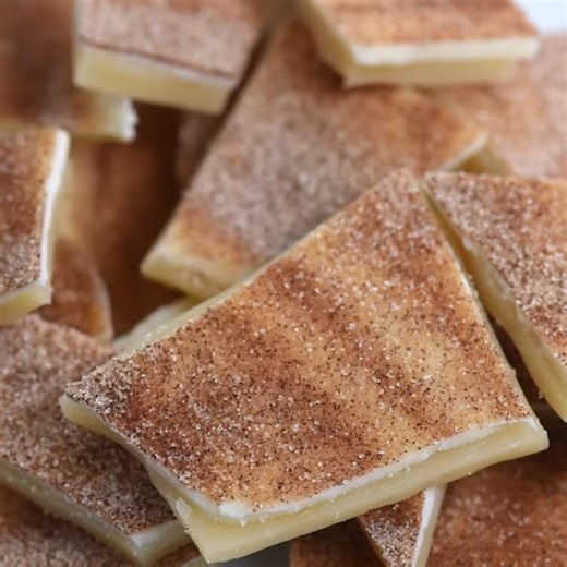 🤎CHURRO TOFFEE🤎 Toffee 1 cup (226g) unsalted butter 1 cup (200g) granulated sugar 3 tablespoons (45ml) water 1 tablespoon (15ml) light corn syrup 1 teaspoon vanilla ¼ teaspoon salt Topping 8 ounces white chocolate (see note) ¼ cup (50g) granulated sugar 2 teaspoons cinnamon ❄ https://www.crazyforcrust.com/churro-toffee/ | CrazyforCrust