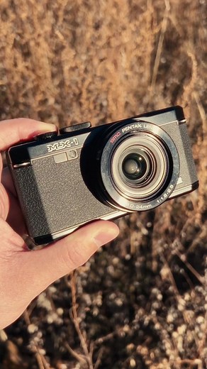 Comparing Pentax MX-1 and Fujifilm X100V Cameras