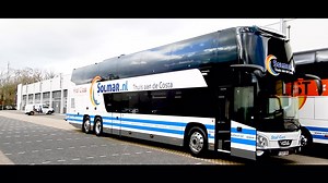 21K views · 838 reactions | Nieuws!  Met trots mogen wij u vertellen dat we maandag een splinternieuwe First Class bus in ontvangst hebben mogen nemen!  Wat vindt u ervan, heeft u meegekeken tijdens onze livestream?  Wij danken VDL & Staf Cars hartelijk voor de gezellige ochtend. Op naar een mooie zomer vol busvakanties! ☀ #Solmar #Vakantie #Spanje #Kroatië | Solmar | Facebook