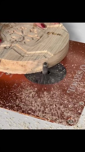 A little round over routing on a Monday morning. #router #routing #roundover #roundoverbit #routerbits #womenwoodworkers #woodworking #woodworkingcommunity #woodshop #woodshoplife #woodshoptricks #garagewoodshop #garagewoodshopwarrior #shoplife #satisfying #satisfyingvideos #satisfyingvideo #maker #makersgonnamake #makersgonnashare #makersmovement #makerssupportingmakers #artisticnaturalelements #woodworker #woodworkers | Artistic Natural Elements
