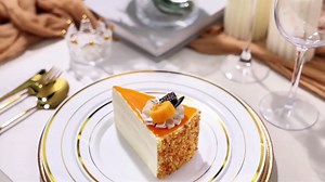 200PCS Gold Plastic Plates, Disposable Party Plates with Gold Rim, Include 100 Dinner Plate and 100 Elegant Dessert Plate for Party and Wedding