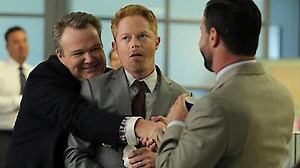 Watch Modern Family Season 6 Episode 1 - The Long Honeymoon