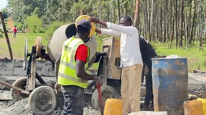 The construction of the Amisi-Kapsitwet road in Kapomboi Ward, Kwanza Subcounty, Trans Nzoia County, is progressing steadily as part of the county’s broader infrastructure development initiatives. This project encompasses key activities such as grading, murraming, compacting, the establishment of a drainage system, and the installation of a twin road culvert. | Natembeya Mashinani
