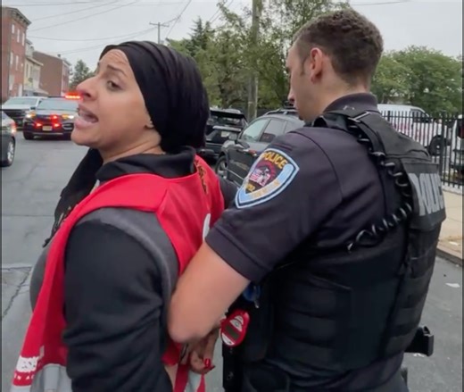 She helped an immigrant family ICE was trying to detain. But police arrested her. | Calavia-Robertson