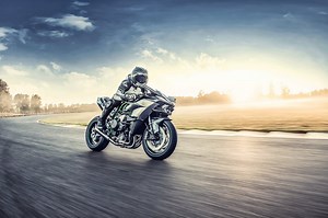 2023 Kawasaki Ninja H2R [Specs, Features, Photos]