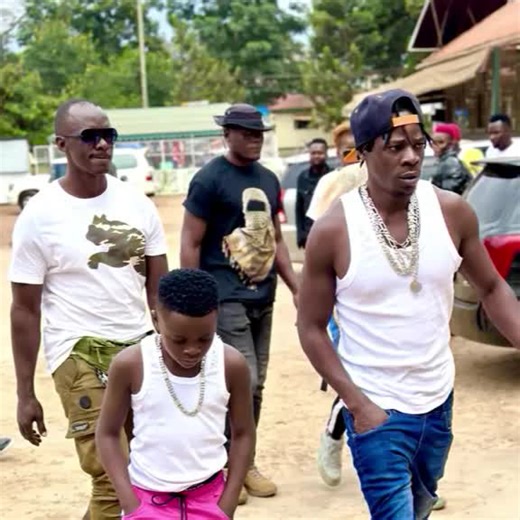 FANGONE SOLDIER (@sserwadda791)’s videos with Hakuna Matata - Alien Skin Official