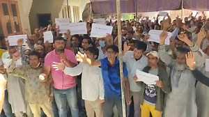 1.3K views | Protest of Daily wagers of Jal Shakti Department held at Srinagar .Demanding removal of Chief Engineer , release of pending Wages and formation of commission to investigate Financial as well as Administrative Irregularities in Department . Video by Shoaib nabi | The Voice of kashmir Live | Facebook
