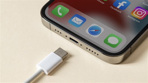 Apple's Newest iPhone Charger Is Pricey but Versatile