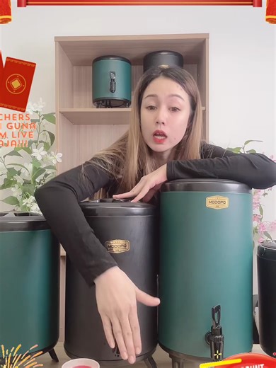 Double-layer stainless steel insulated bucket, made of food-grade material with high temperature resistance, comes with a stand and handle ring. It is an excellent tool for family gatherings, outdoor picnics, and Ramadan gatherings and sales. Come and make your purchase now!#stainlesssteel #raya