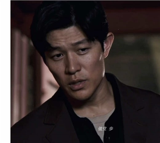 鈴木亮平の一人二役の演技分析