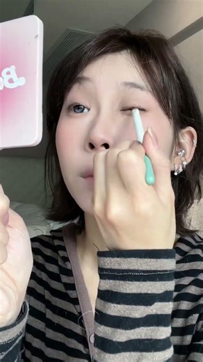 Let s try the super 30s scribbled blush makeup method The final effect is amazing to me By