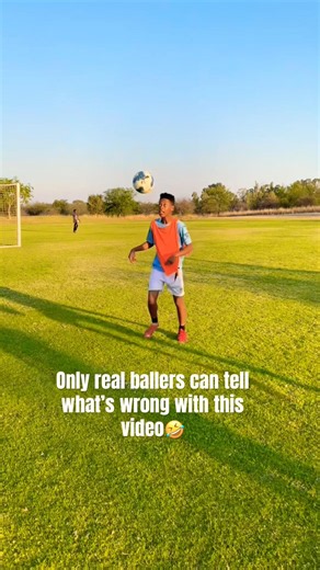 Can you see the problem?🧐⚽️ #football #explore #soccer #trending #viral #shorts #sayoutubers