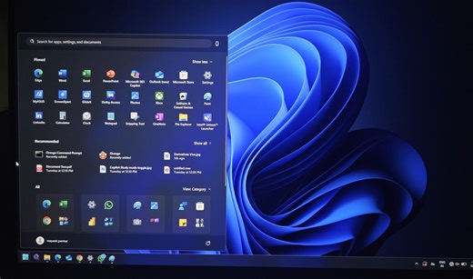 Windows 11 KB5070311 issues, install fails, breaks dark mode, hides login password icon, Intel Arc drivers bugs