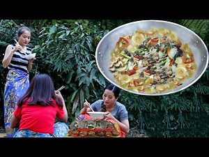 Spicy Frog soup with Salted key lime