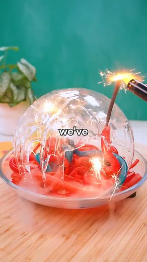 Is EDIBLE FIRE worth the HYPE?! ✨Recipe: Ingredients: • 4–8 oz white chocolate • 3–4 drops yellow food coloring • 2 packets unflavored gelatin • 1 cup cold water, divided • ¾ cup granulated sugar • ½ cup light corn syrup • Optional: red/orange food coloring for marshmallow fluff • 6 Oreo cookies Directions: 1. Separate the oreo cookies and remove the cream, then spread them out evenly on a parchment lined tray. 2. Melt the white chocolate over a double boiler, tint it yellow, then transfer to a 