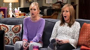 'Mom' - Tráiler Oficial - CBS