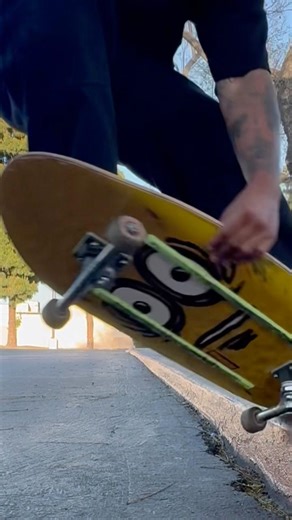 Front side Slappy early grab out on lemonzilla 🍋