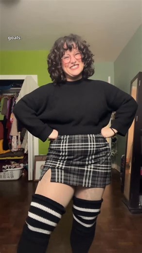 Hillary Kaplan on Instagram: "friendly reminder that ‘health’ and ‘fitness’ don’t look like any specific body 🫡 . •thigh highs from @thundathighs (HILLARY10 for a discount🫡) •beige tights from @snagtights (HILLARY10 for a discount 🤭) •skirt from @americaneagle (linked on my LTK) . . . . . . . . . #bodyneutrality #bodypositive #fitnessgoals"