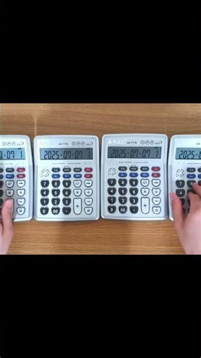 this guy is playing geometry dash on a calculator! 🧮