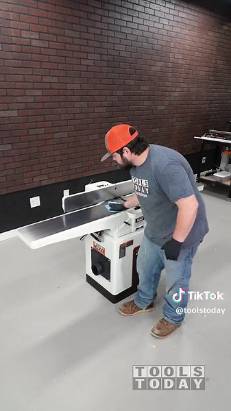 Unboxing and Setting Up the Jet 8