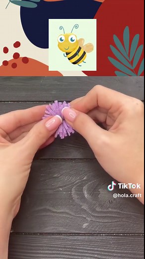 Hermosas Florecitas echas con Foami 🌸 Muy fáciles y divertidas de hacer! 😃 ❌ No olvides ❌ que la plancha debe estar a temperatura muy baja, adecuada para trabajar el material y no sufras alguna quemadura. Sí te gustó sígueme para más contenido 👍🤠 #flores #foam #colores🌈 #hola #craft #creative #foamy #ovni