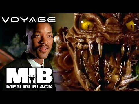 Agent J Fights An Alien Cockroach | Men in Black | Voyage