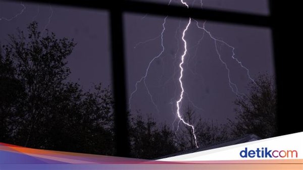 3 Doa Saat Mendengar Petir Sesuai Ajaran Rasulullah SAW