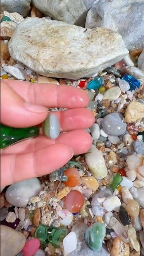 Crystal hunting in forgotten mines: The ultimate guide。Rainbow Beach's Crystal Secrets