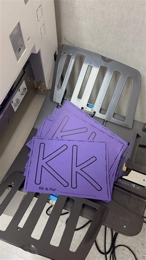 working in the workroom at my son's school! join me 🥰✏️📚✂️ #workroom #roommom #elementaryschool #tk