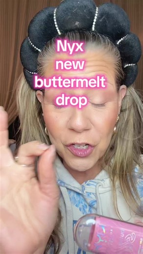 Discover the New NYX Cosmetics Glow Highlighter Stick