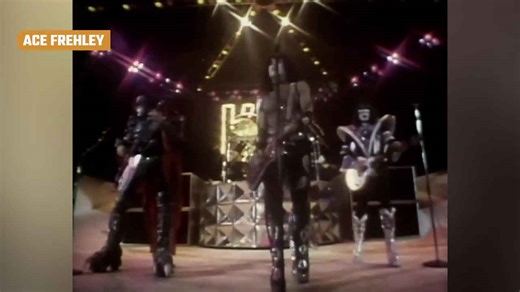 Rock Stars Who Are Unrecognizable Without Makeup In Real Life