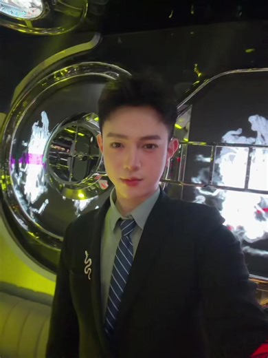 Anh chị em đến quán em thẩm thửu đi ạ. Quán mới toanh 31/12 khai trương phòng thơm tho sạch sẽ giá thì bình dân mà chất lượng vip. #ktv #daonam #daonu #hanoi