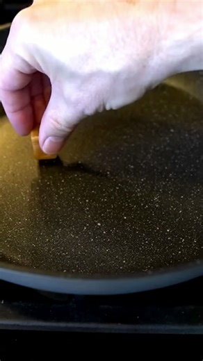 How does Granitestone Pro compare to other nonstick pans out there? 🍳 #granitestone #granitestonepan #granitestonepro #nonstickpans #nonstick #kitchengadgets #gadgets #asseenontv