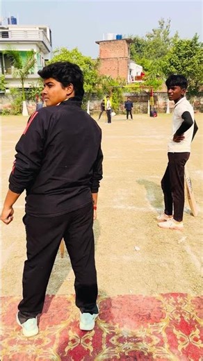 Batter ready. Bowler in action. Full toss, ball in the air — caught clean! Wicket down! 🏏🔥