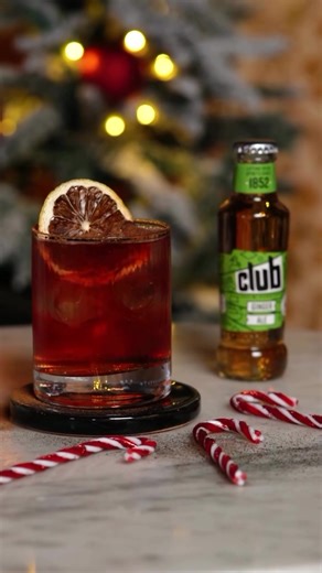 Sit back and relax this Christmas and make a delicious Sugar and Spice cocktail with Club Mixers. Follow these instructions to give your taste buds a treat 😍🎅 #club #clubmixers #drinkaware #christmas #christmascocktail http://drinkaware.ie