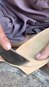 #leathercraftingbelt #leathercraftingdayz #leathercraftingtoolsforbeginners #leathercraftingwallet #zardarichappal #PeshawariChappal #leathercraftingbag | Leather Crafts