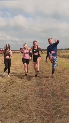 The UK's BIGGEST Inflatable obstacle course - 2025 Highlights! #obstaclecourse #funrun 🤩