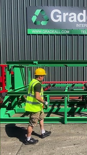 Gradeall Pallet Inverter | Pallet Handling | Waste Management | Gradeall | #shorts
