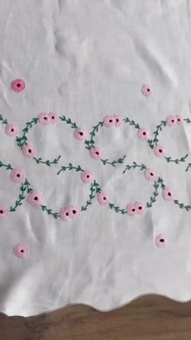 1950’s Embroidered Tablecloth, Vintage Linen/ Cloth, Floral Embroidery Design - Etsy